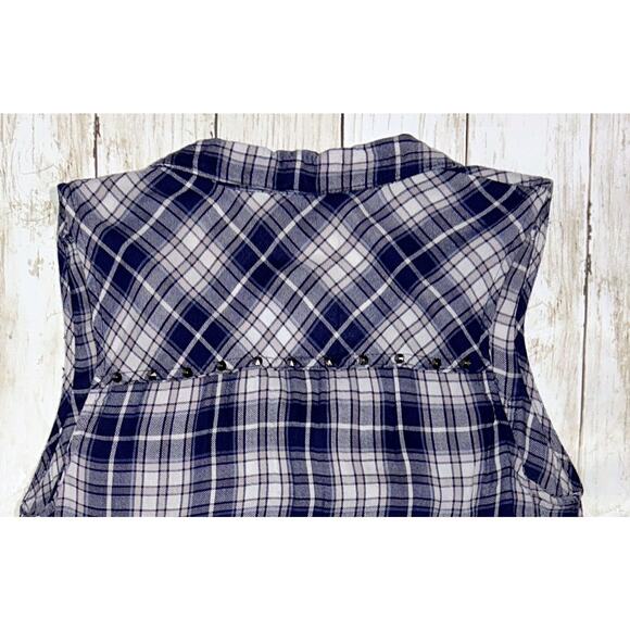 Rock & Republic Sleeveless Plaid Button Down w/ Stud Details Medium - Picture 8 of 8
